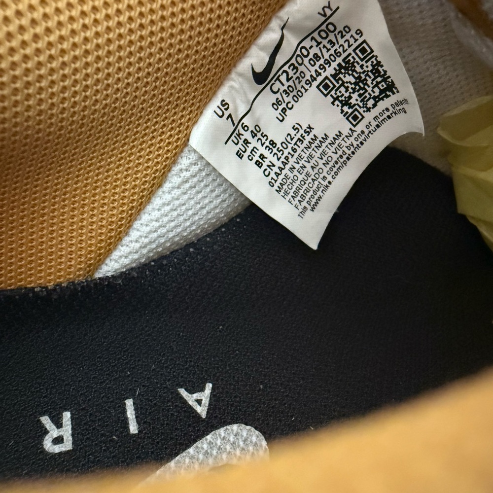 Nike Air White/Gold Leather Casual Sneakers - Picture 11 of 12